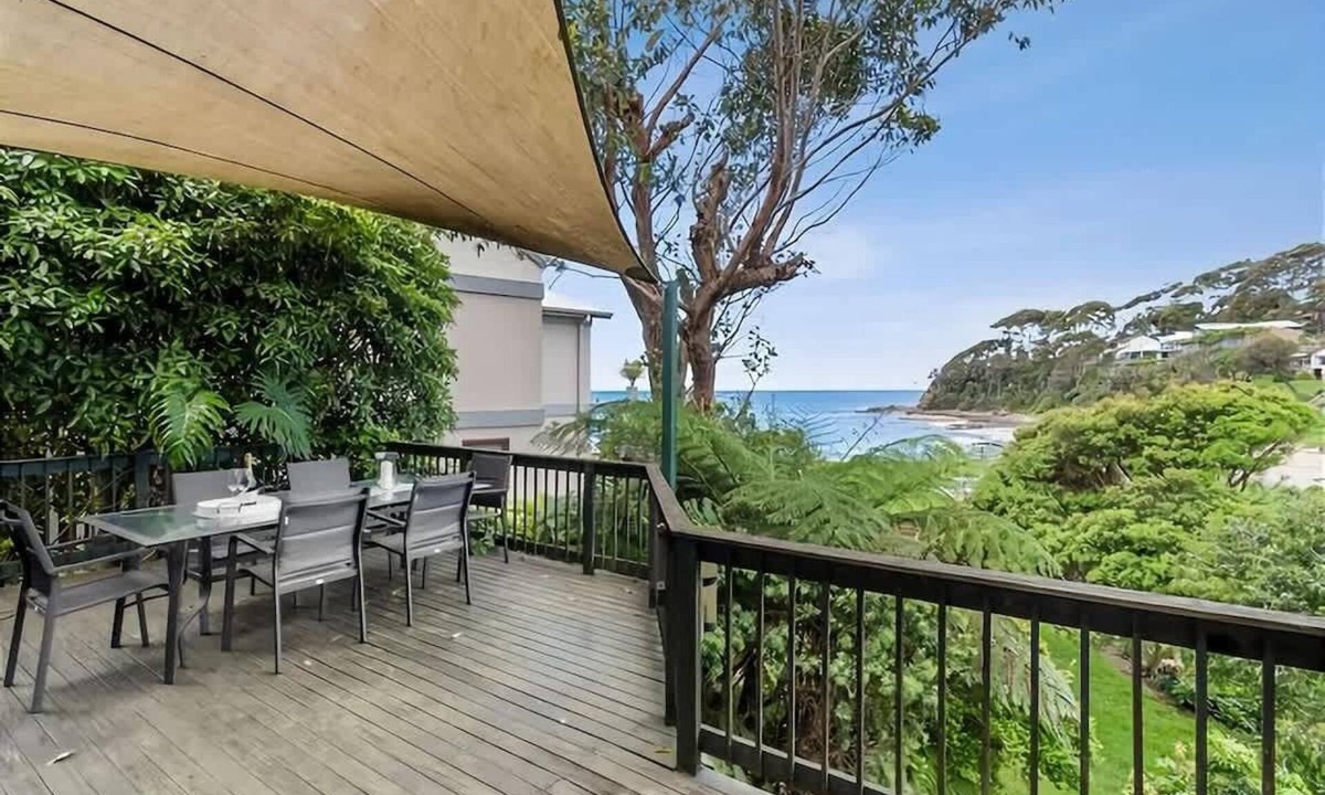 Malua Bay House | Beachfront at Malua