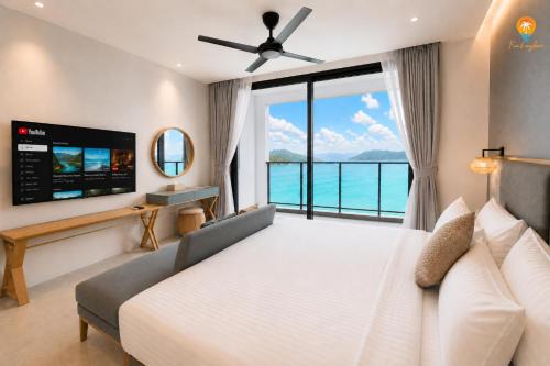 Lubok Buaya Apartment | Beachfront Seaview Suite l Cenang l Super King Bed