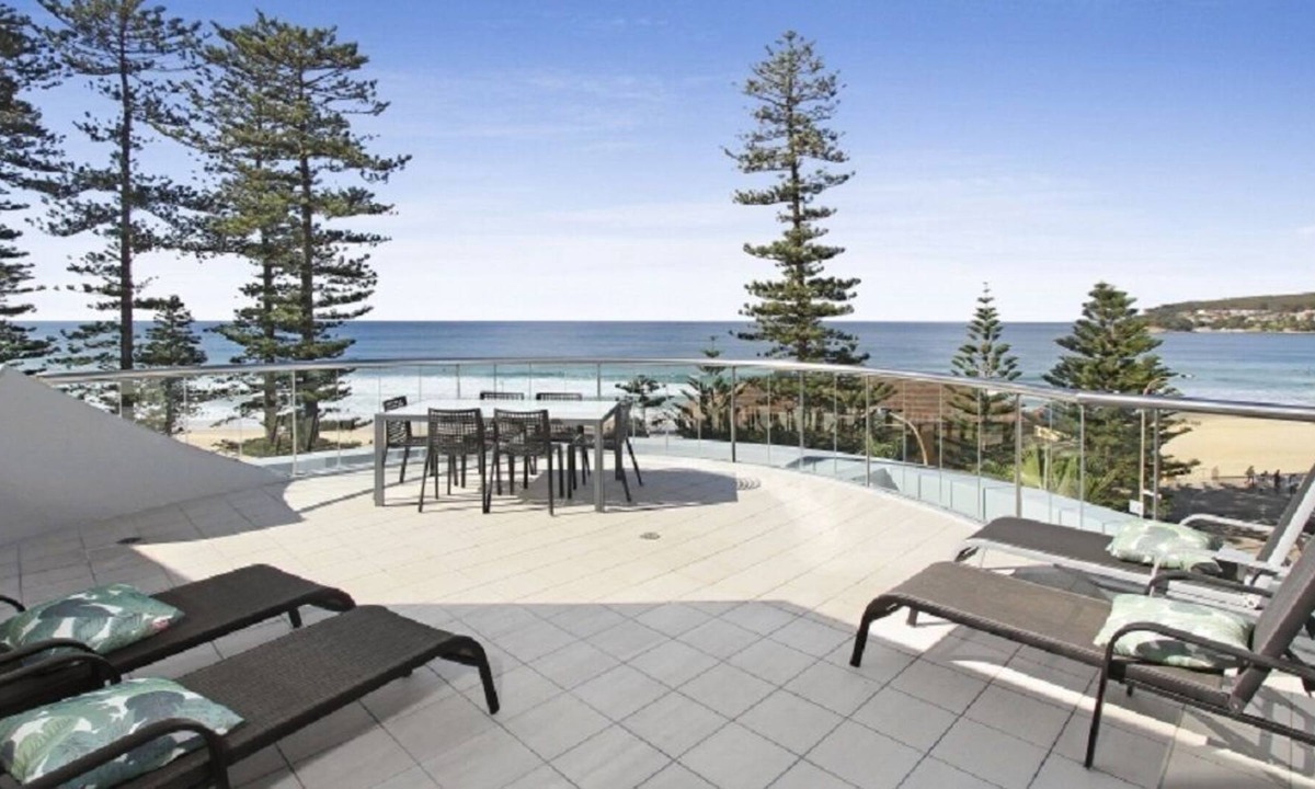 Manly Apartment | BEACHSIDE BEAUTY IN MANLY - PENTHOUSE APT 19