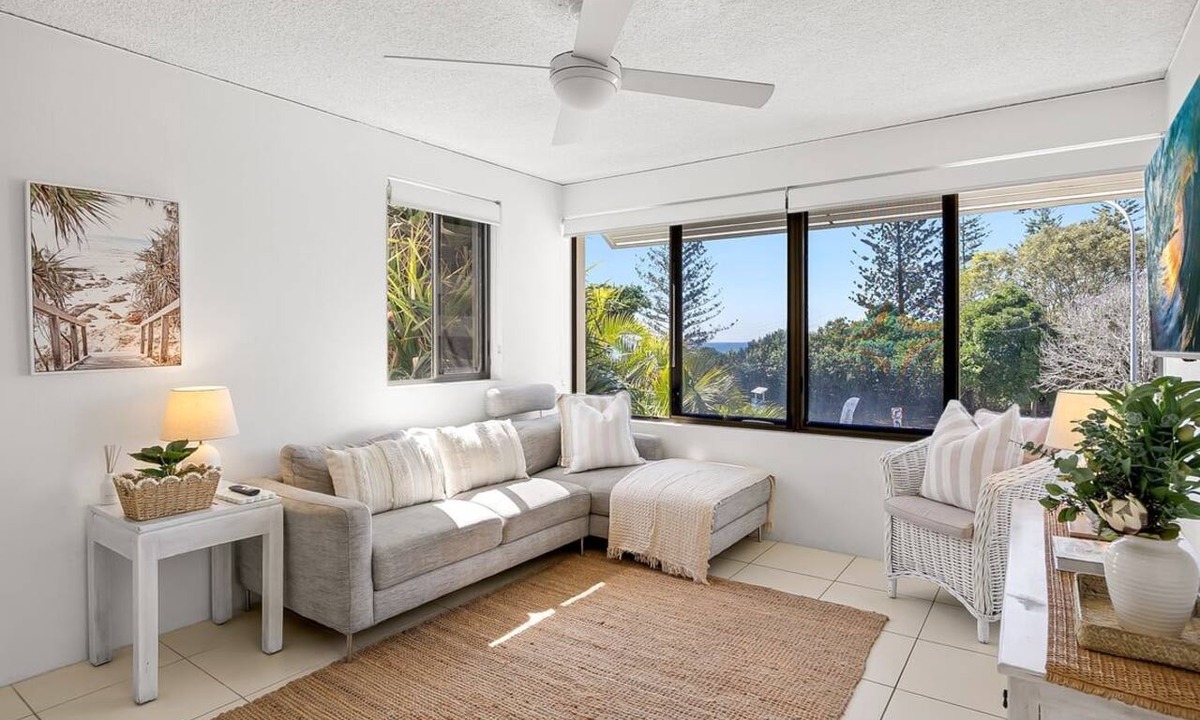Mooloolaba Resort | Beachside Views 2 Bedroom Poolside Apt Mooloolaba
