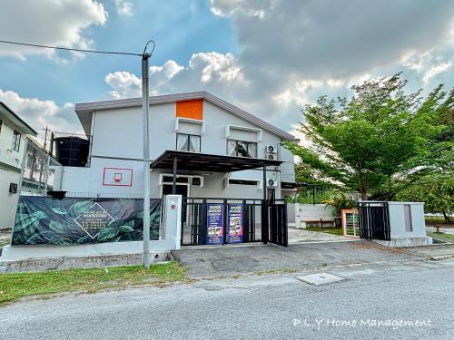 Taman Pakatan Villa | Bercham Landed CornerLot 6BR with Karaoke Set & BBQ