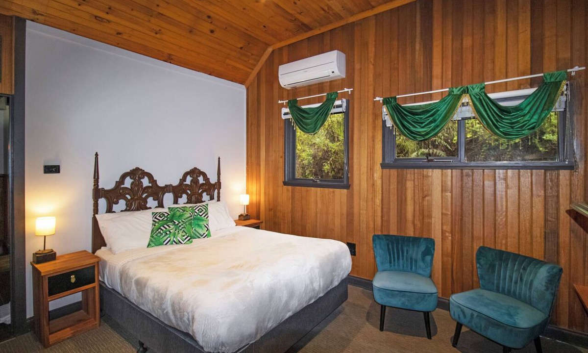 Emerald Cabin | Birchtree Bower - Sun-Kissed Forest Garden, Emerald