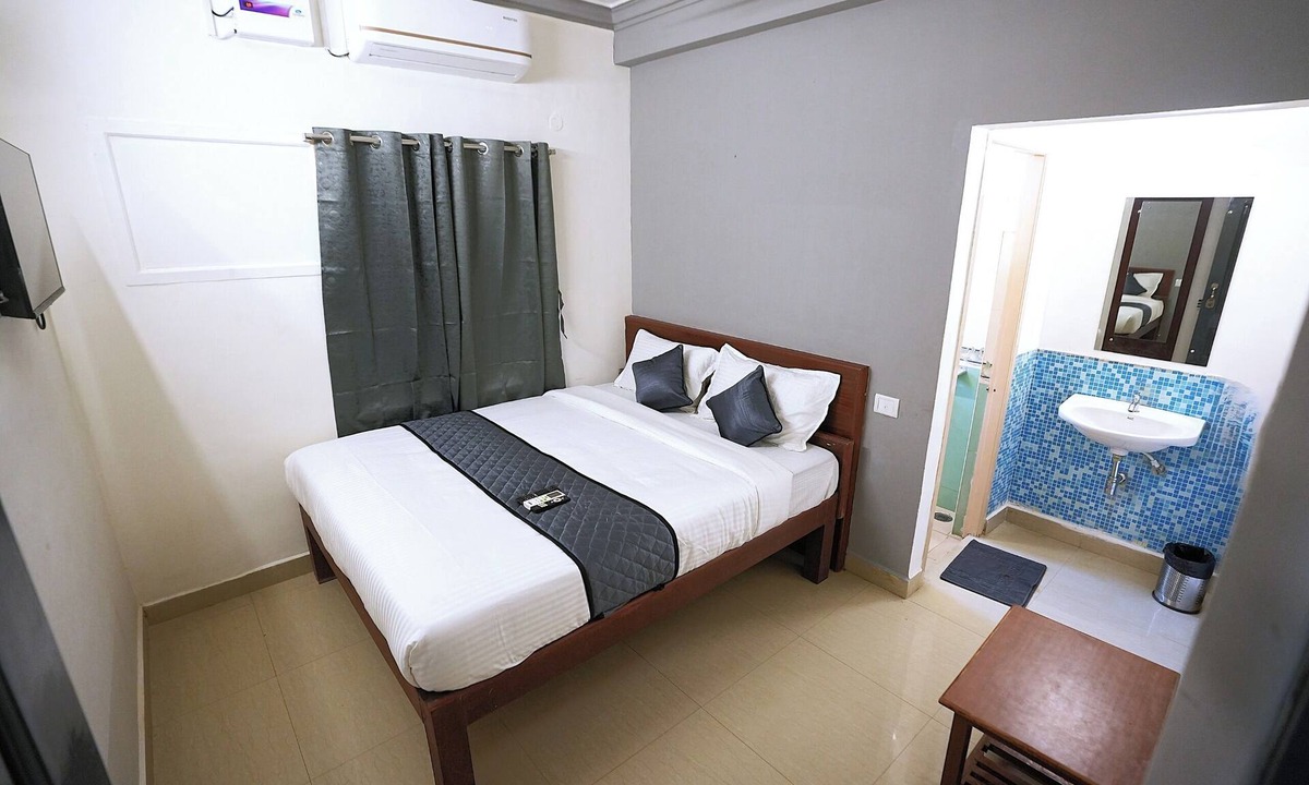 Chennai Hotel | Blessing Select DLF