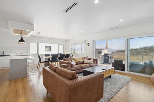 East Jindabyne House | Blue H2O