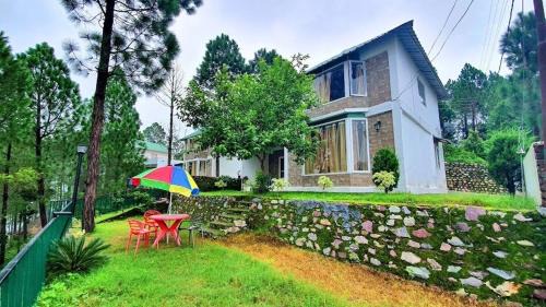 Lansdowne Apartment | Blue Pine Orchards