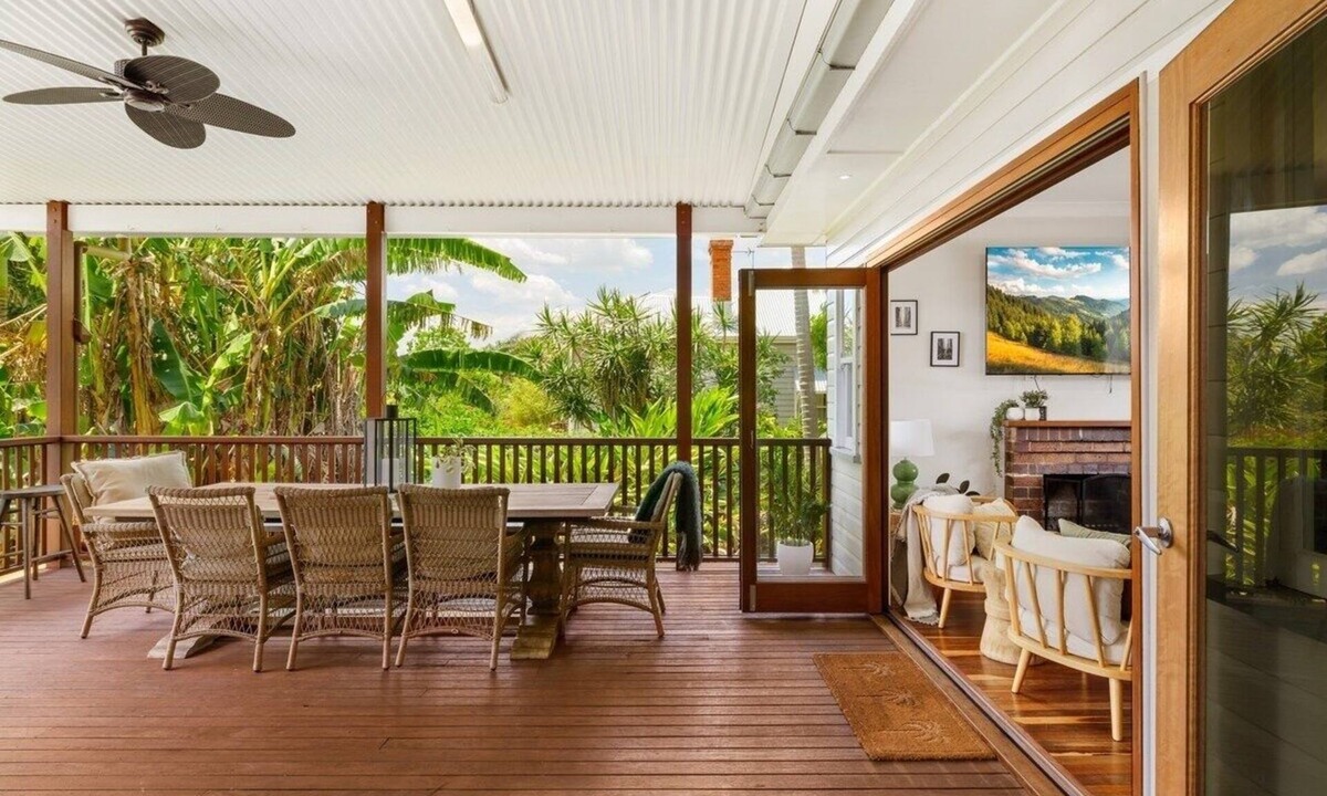 Centenary Heights House | Blue View Cottage! Simply Perfect!