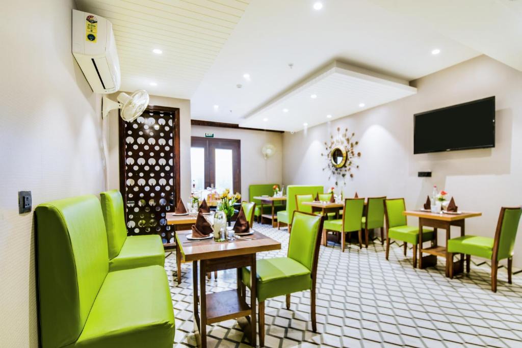 Kalkaji Hotel | Bluestone Nehru Place by The Cosy Hotels