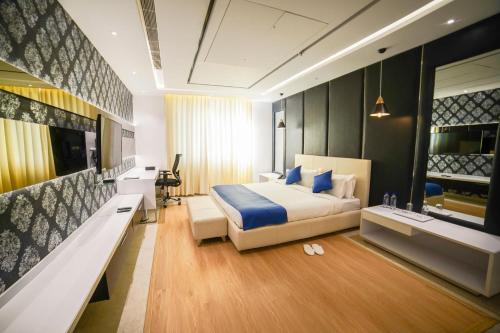 Koramangala Hotel | BNGV Grandeur Hotel & Banquets