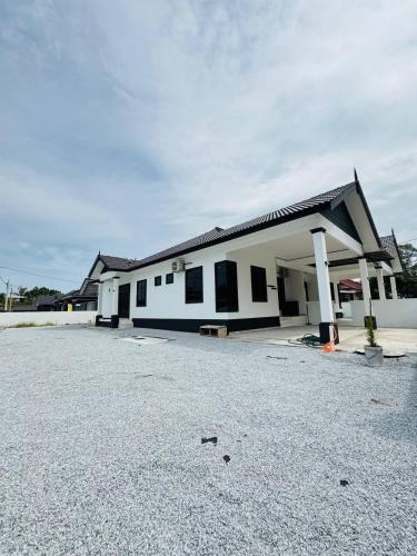 Marang House | Bourgenvilla Homestay Marang