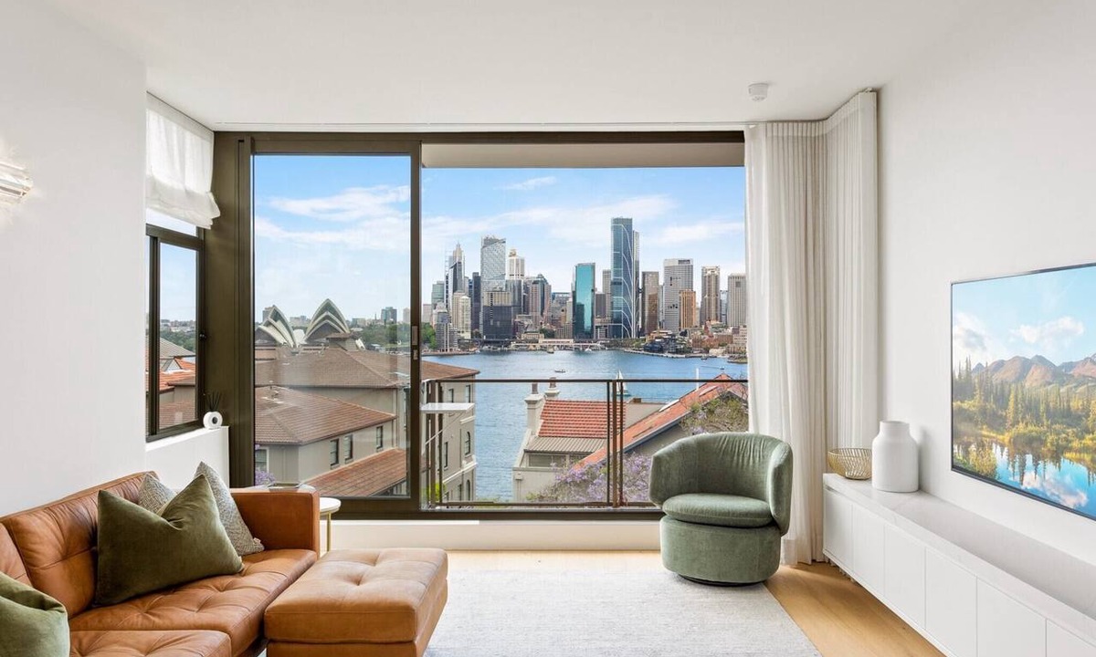 Kirribilli Apartment | Boutique 2-Bed with Stunning Sydney Harbour Views