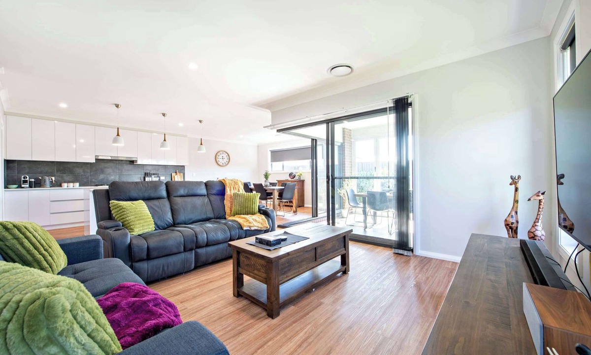 Dubbo House | Bradford House. Sleek & Modern. South Dubbo Garden