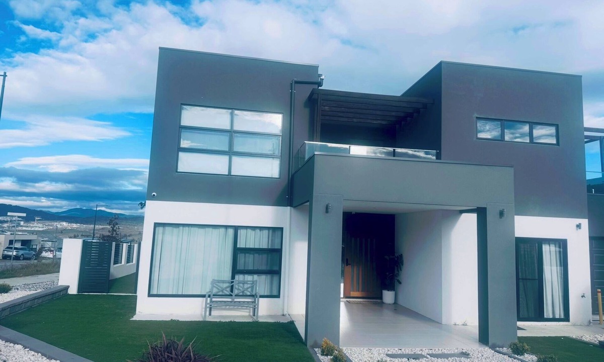Molonglo Valley Apartment | Bright and Cozy suite for 4 guest, feel like a home with Molonglo valley views