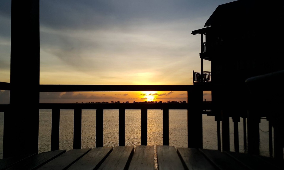 Padang Matsirat Apartment | Built Over Water Apartment@Lagoon Resort