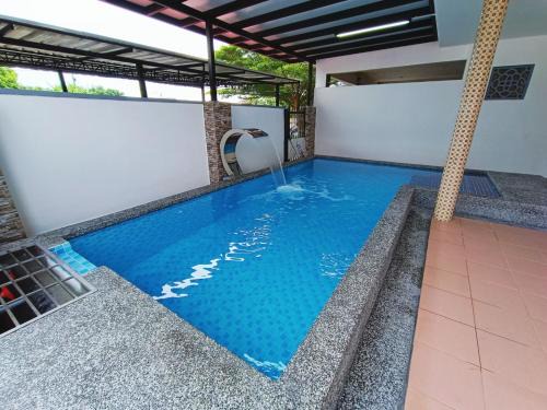 Bukit Beruang House | Bukit Beruang Private Pool Villa by Jeffery Lam Home Management