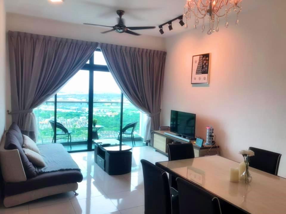 Bukit Indah Apartment | Bukit Indah City View by WP Homestay