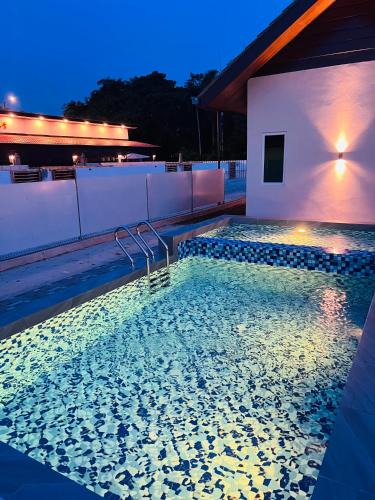 Lubok Buaya Villa | Bungalow D'CENANG II - Private Pool 4 Bedrooms