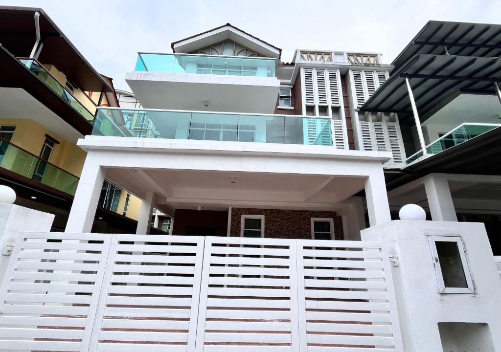 Tanah Rata Villa | Cameron Three Storey Semi-D at Barrington Home