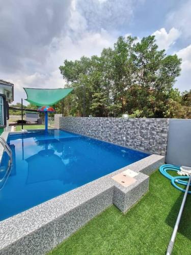 Durian Tunggal Villa | Casa D'Villa Homestay Private Pool Melaka