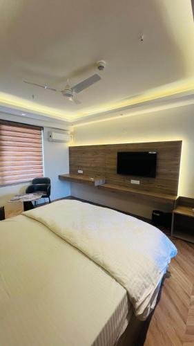 Jaypee Greens Apartment | CASA NOVA lUXURY Stay