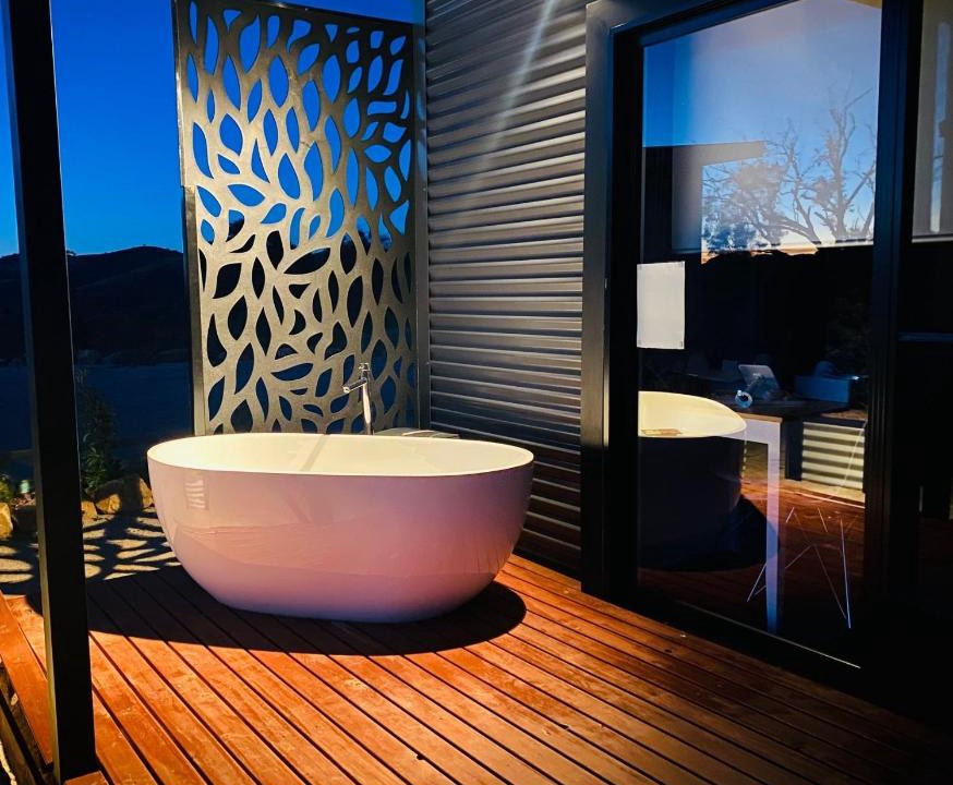 Grattai Cabin | Celestine - 1 Bed Cabin with Outdoor Bath - Kundalini Lodge
