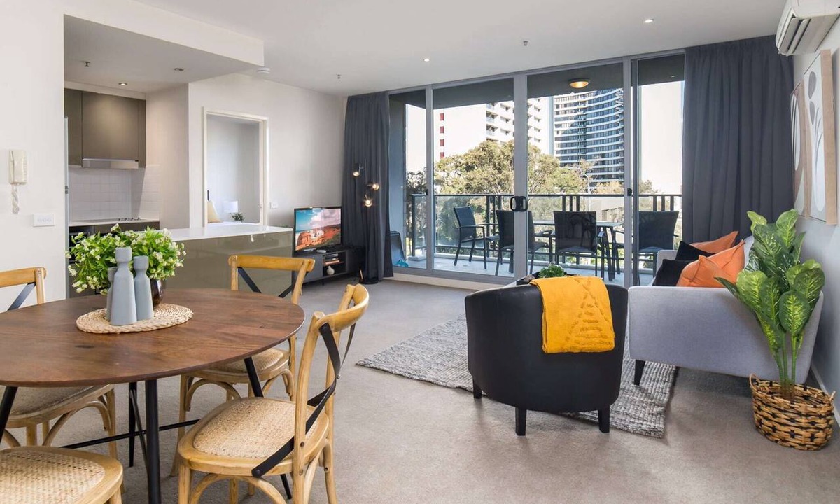 City West Apartment | Central 1-Bed with Parking, BBQ