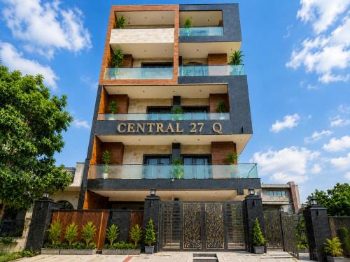 Sector 27 Hotel | Central 27 Q