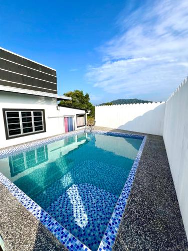Dungun District House | CFD HOMESTAY PB Dungun Private Pool