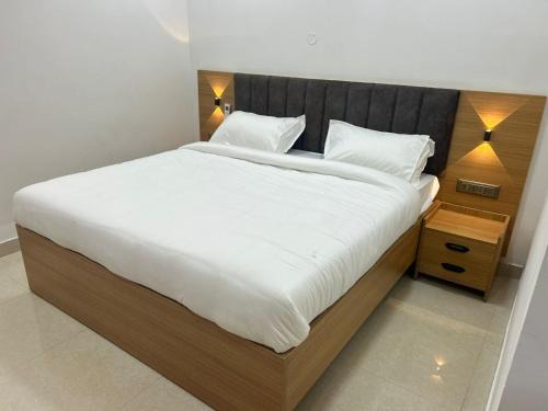 Velankanni Hotel | ChanTini Inn