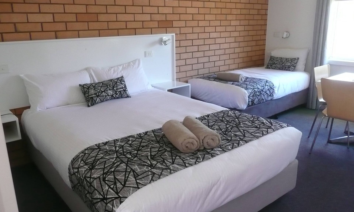 Woolgoolga Hotel | Charming 2 Bed room Suite Motel with Mineral Pool