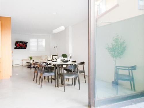 Surry Hills House | Chic Abode in Trendiest Suburb
