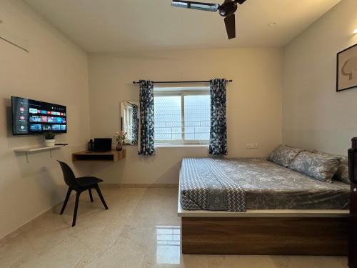 Agara Apartment | Chic Studio Retreat - Indiranagar Bengaluru - ES101