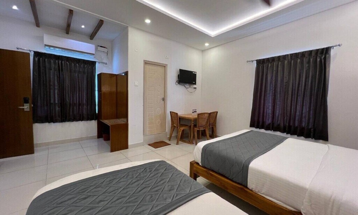 Tiruchirappalli Hotel | Cholas Castle inn