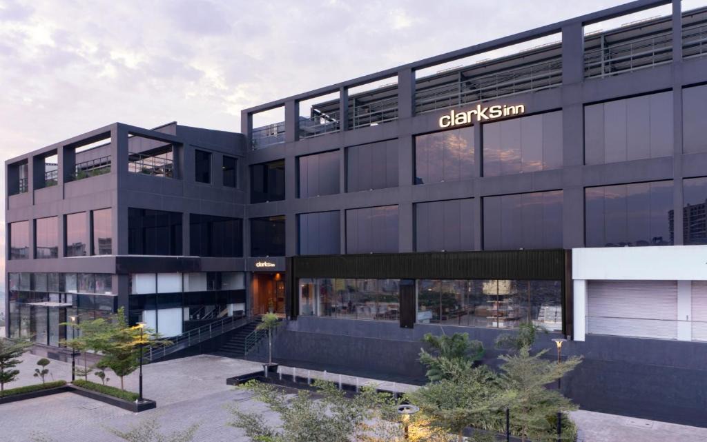 Kharar Hotel | Clarks Inn Kharar-Mohali