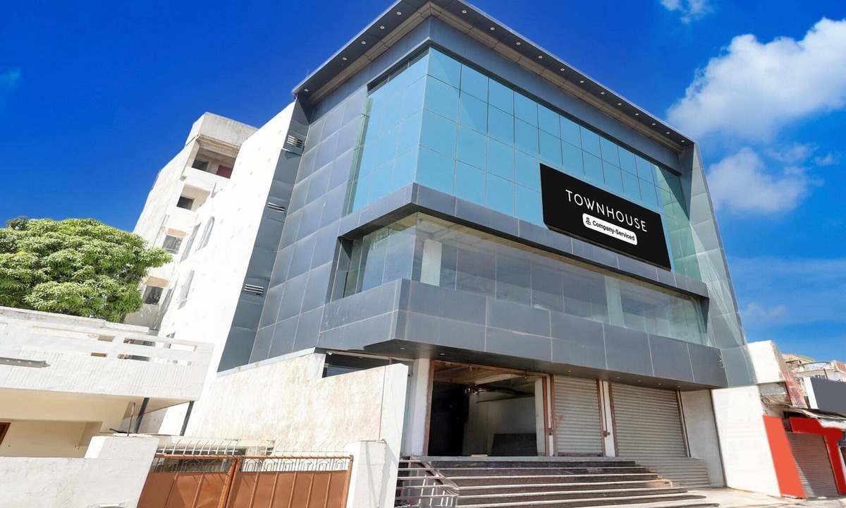 Kanpur House | Classic Townhouse Geeta Nagar Metro