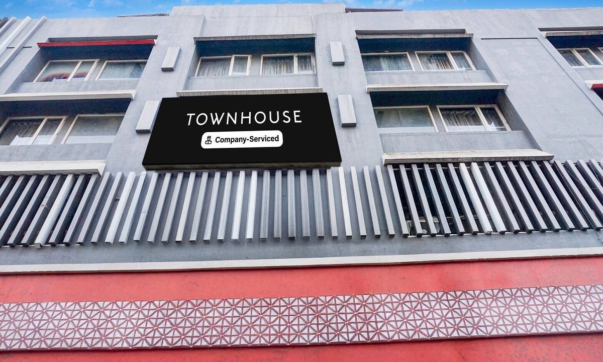 Central Pune House | Classic with BalconyHotel Town Plaza