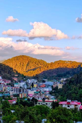 Shyamkhet Apartment | Cloud View Homestay- 2BHK with Caretaker- Bhowali