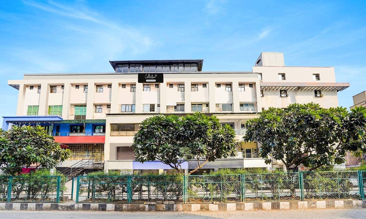 Infocity House | Collection O Infocity Metro Station