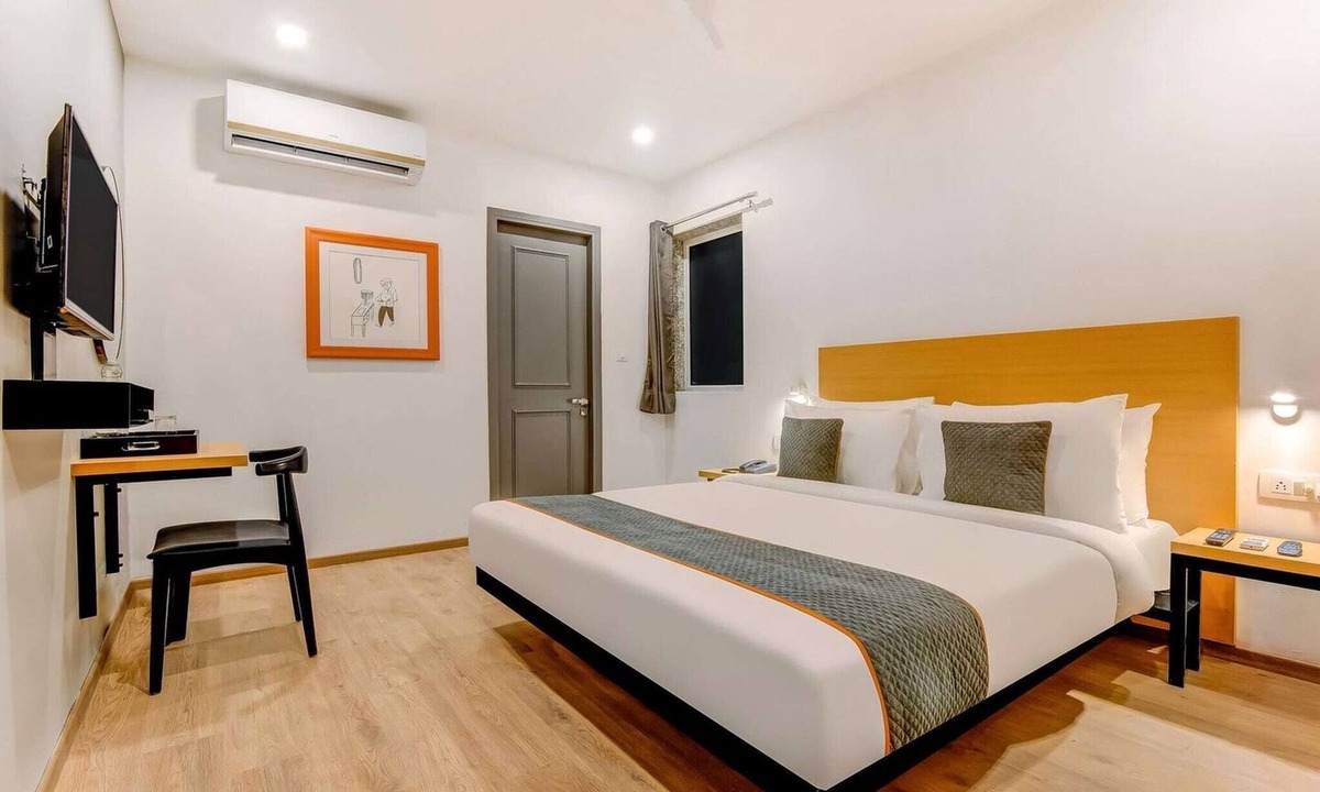 Pitampura House | Collection O Near Kohat Enclave Metro Station