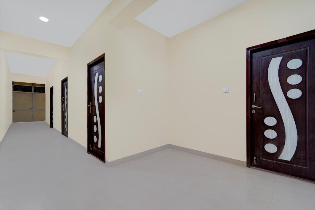 Coimbatore Hotel | Collection O Republic Mall Coimbatore Formerly Manis Residency