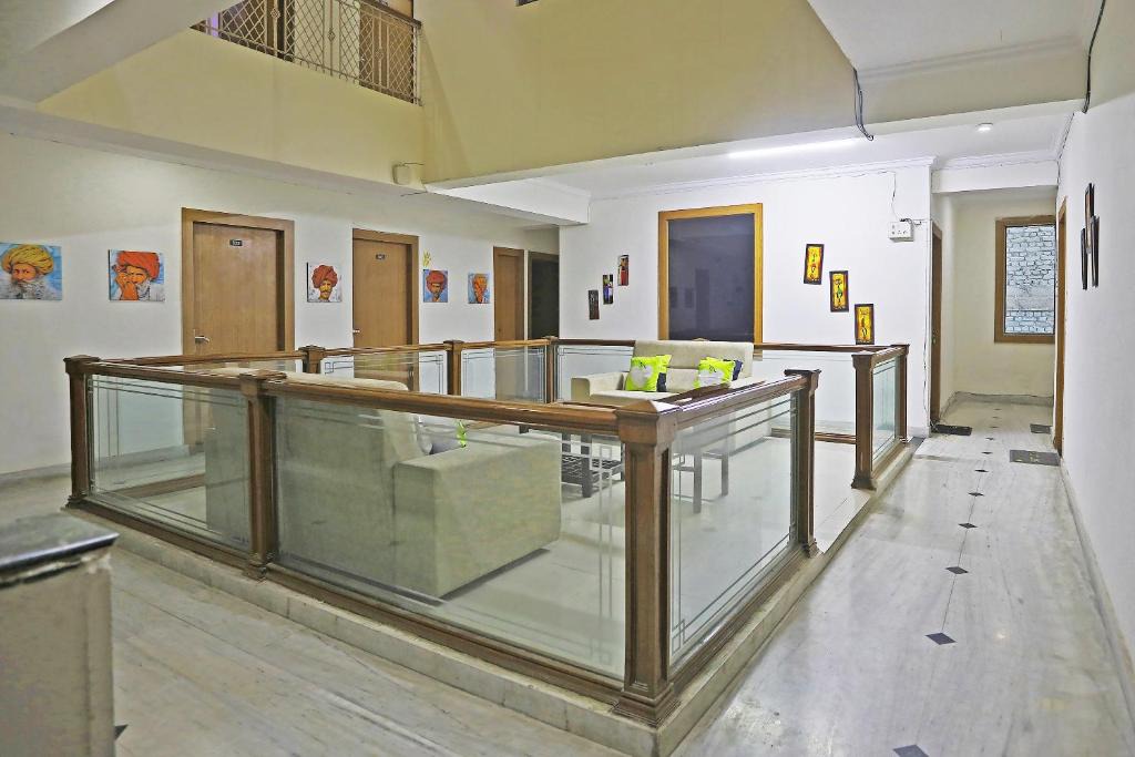Noida Hotel | Collection O Royal Residency S30
