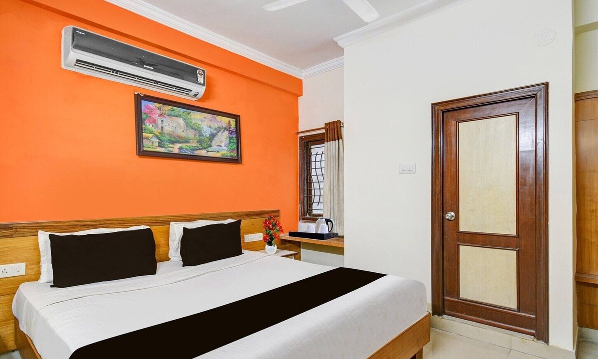 Gachibowli House | Collection O Sharath City Mall