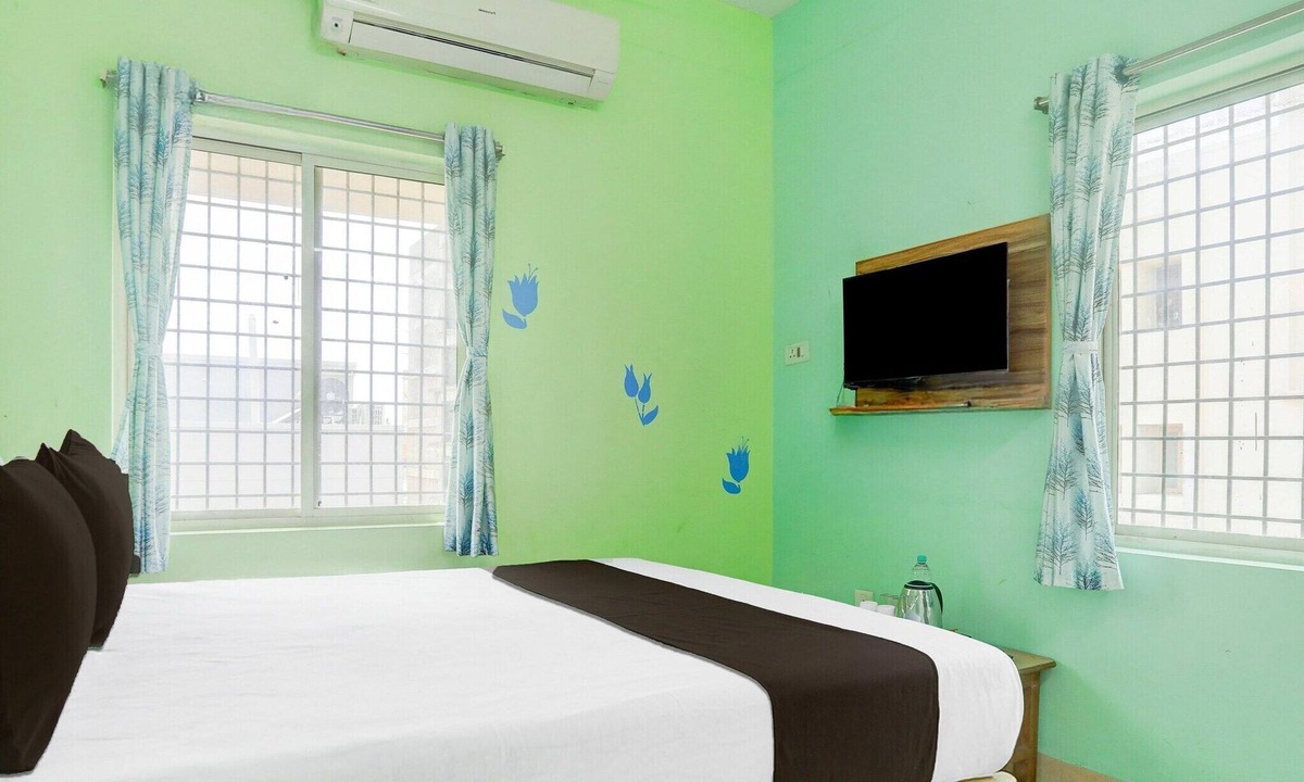 Tirupati House | Collection O Tirupati Central Junction