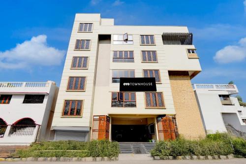 Vellore Hotel | Collection O Vellore Near CMC Hospital Formerly Geetha Residency