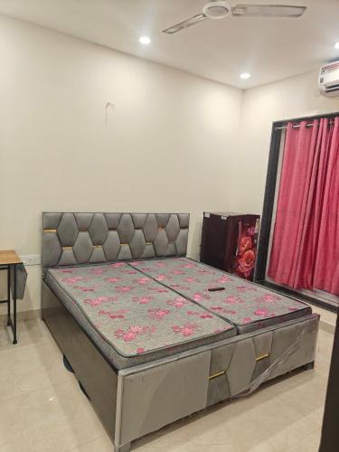 Noida Apartment | Comfortable Private Room in a Peaceful Location