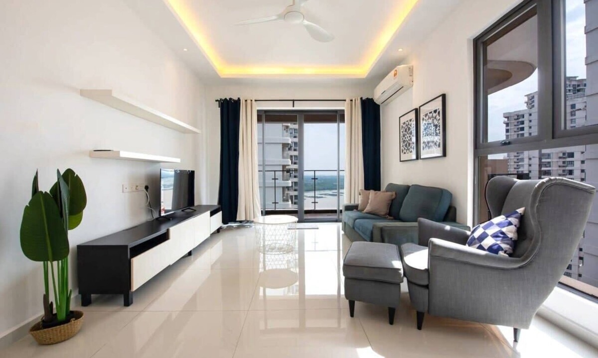 Johor Bahru Apartment | Comfy 3BR Apt in Danga Bay, FREE Parking, Sea View