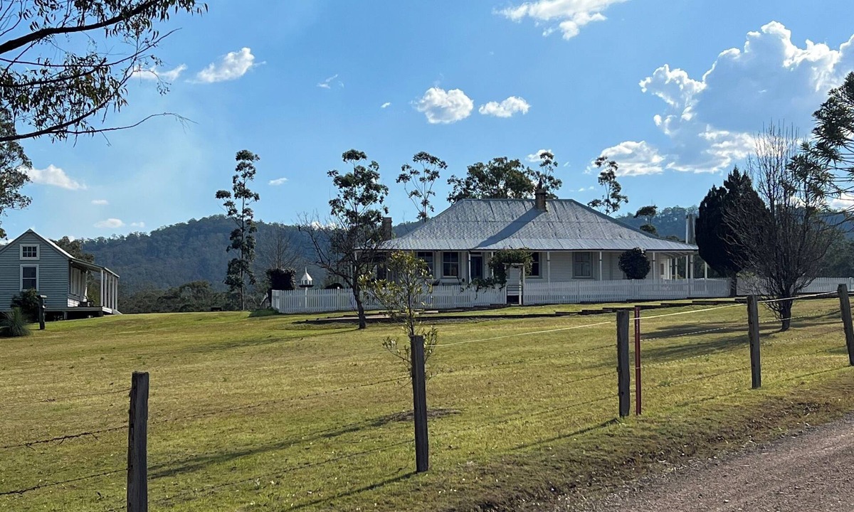 Upper Tooloom House | Country getaway at Calderwood Homestead