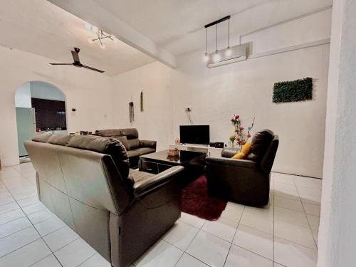 Taman Impian House | Cozy 10 Entire House 4 Bedroom At Alma Bukit Mertajam