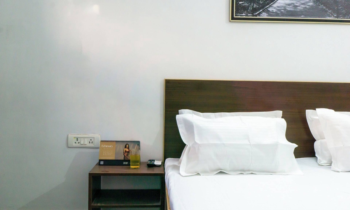 Bullawala House | Cozy 2-bedroom building in serene Dehradun with AC