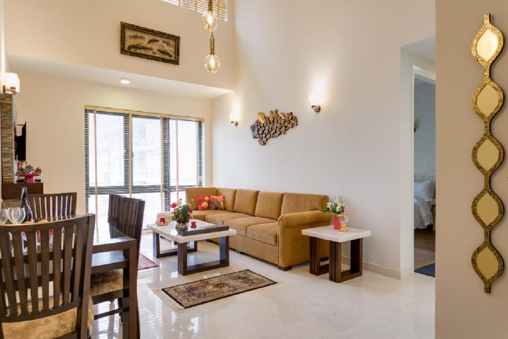 Sector 58 Apartment | Cozy 2BHK Apartment with highspeed WiFi and private kitchen near Golf Course Road, Gurgaon