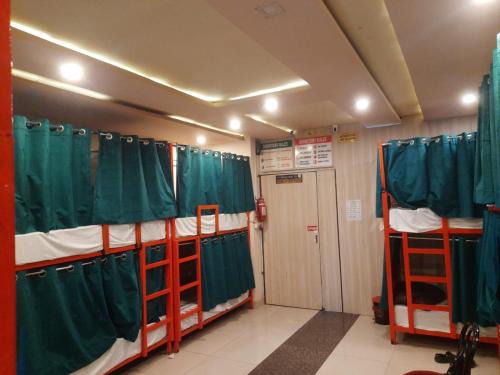 Dehradun Hostel | Cozy bunks z hostel